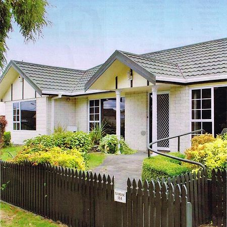 タウポ Tui Houseヴィラ エクステリア 写真