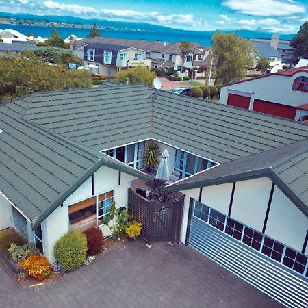 タウポ Tui Houseヴィラ エクステリア 写真
