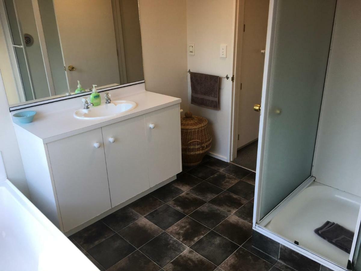 タウポ Tui Houseヴィラ エクステリア 写真